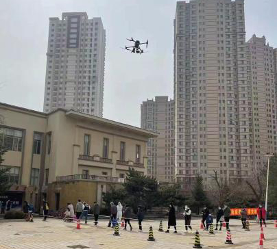 防疫“最強(qiáng)音” 沈陽(yáng)利用無(wú)人機(jī)開展疫情防控宣傳(圖1)